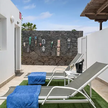 For Lanzarote Holidays House Дом отдыха *